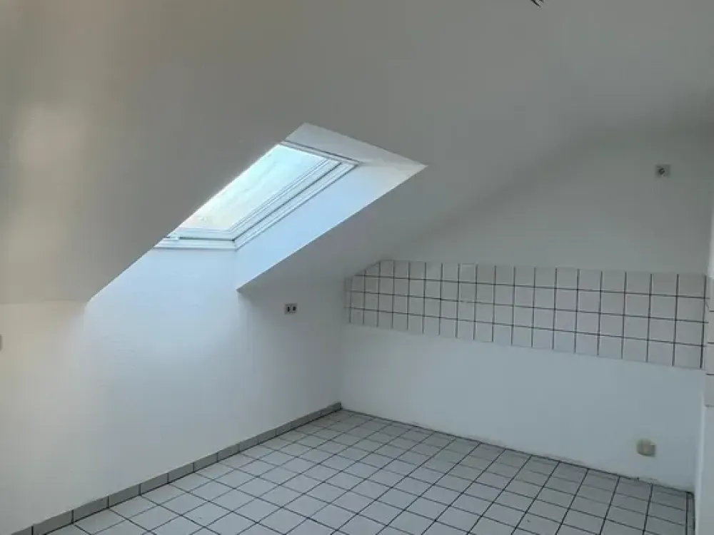 Schöne Dachgeschosswohnung in ruhiger Lage