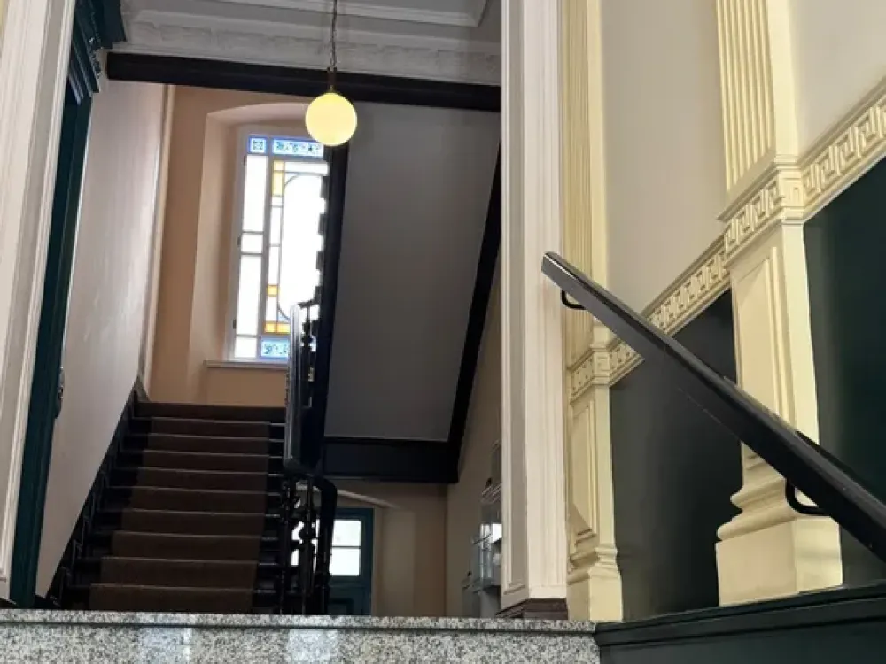 Beste Lage in Berlin: Teilmöblierte Wohnung für 3 Jahre zu vermieten