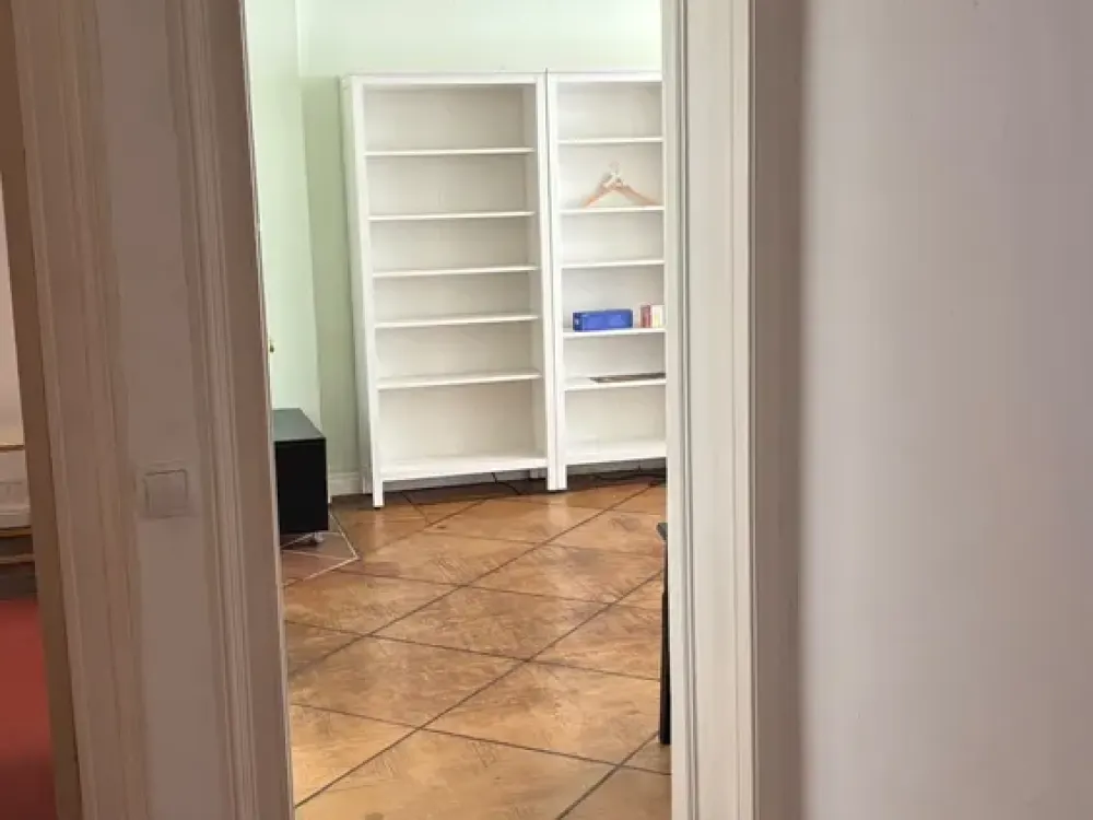Beste Lage in Berlin: Teilmöblierte Wohnung für 3 Jahre zu vermieten