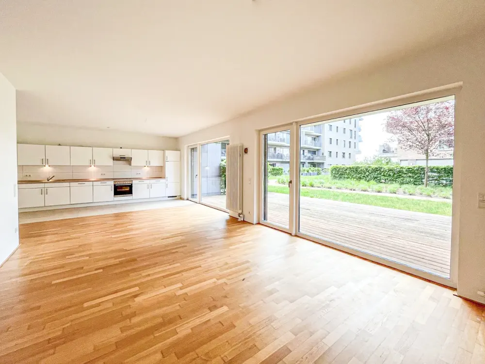 Modern Living! 3-Room Ground Floor Apartment with Fitted Kitchen