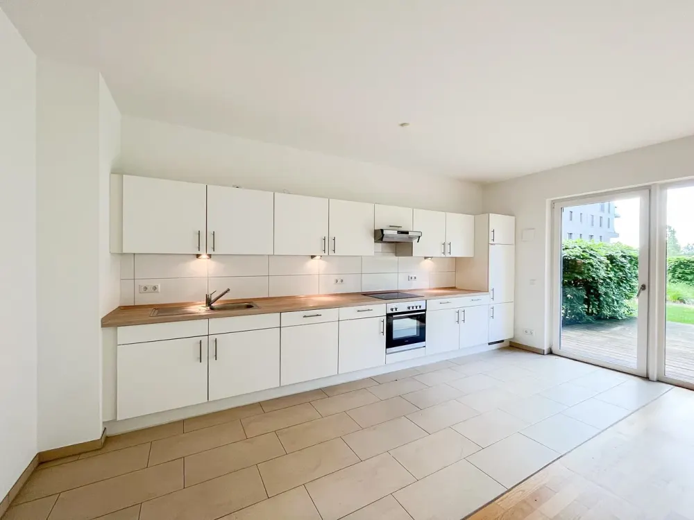 Modern Living! 3-Room Ground Floor Apartment with Fitted Kitchen