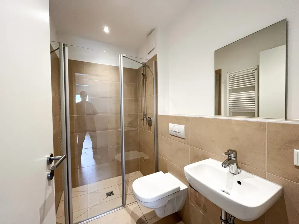 Modern Living! 3-Room Ground Floor Apartment with Fitted Kitchen