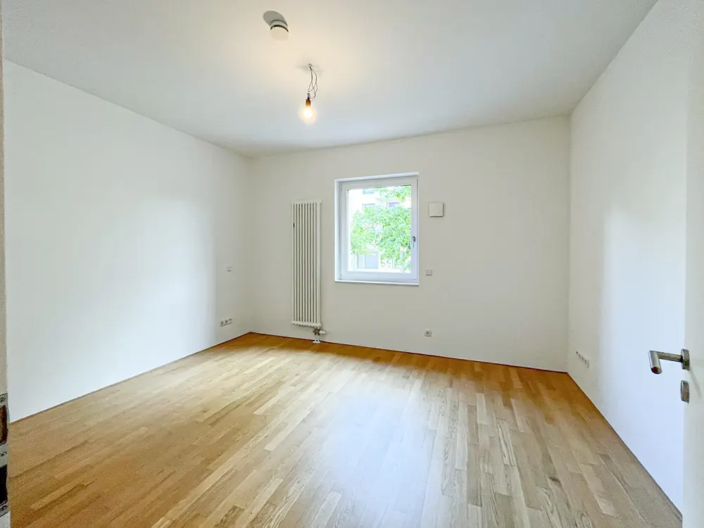Modern Living! 3-Room Ground Floor Apartment with Fitted Kitchen
