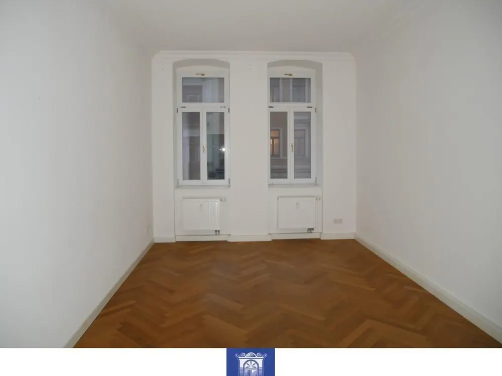 Eindrucksvolle Wohnung mit Balkon, Tageslichtbad mit Wanne!