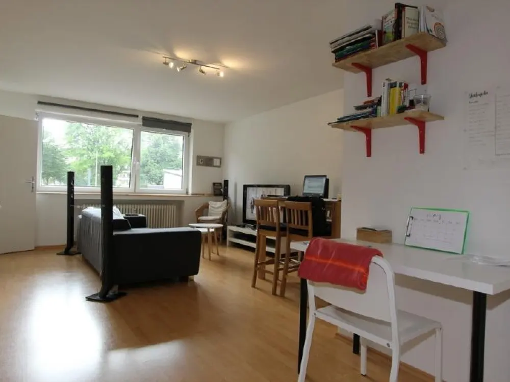 TOP Zustand! Balkon! EBK! Aufzug! TG-Stellplatz optional!