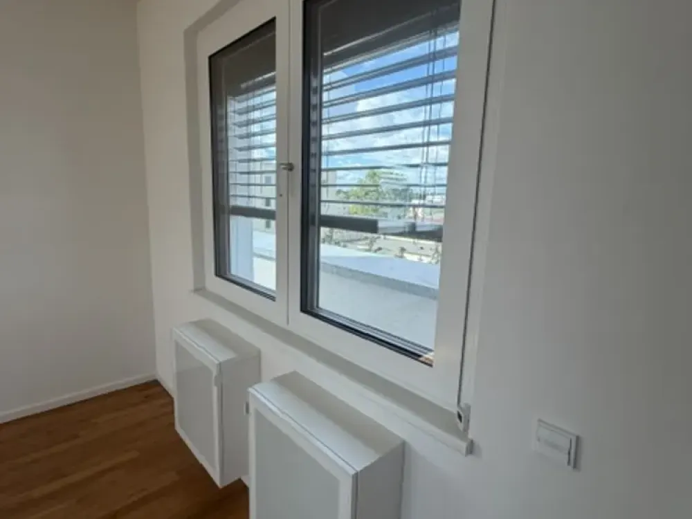 Modernes Wohnen am Wasser: Lichtdurchflutete Wohnung mit Dahme-Blick