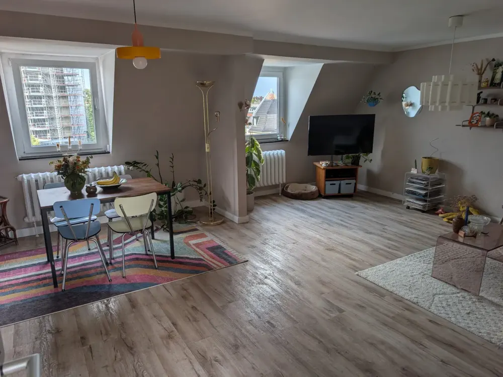 Nachmieter gesucht: 3 Zimmer mit EBK & Blick auf die Agneskirche (leider nicht WG-tauglich)