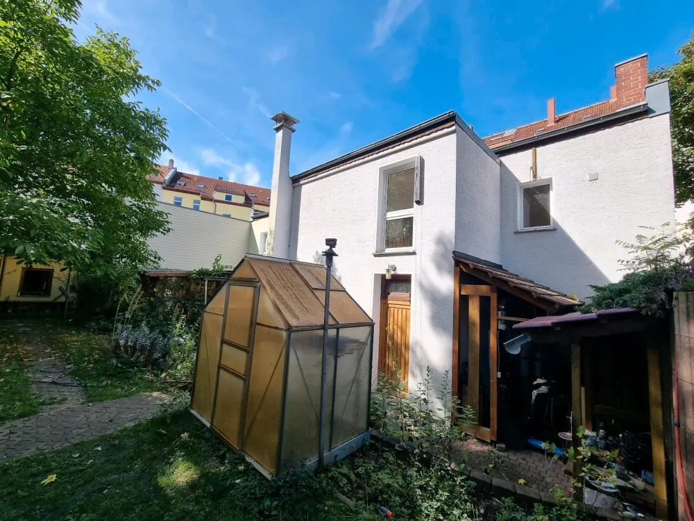 40m² WG Zimmer in Haus mit Sauna und Garten