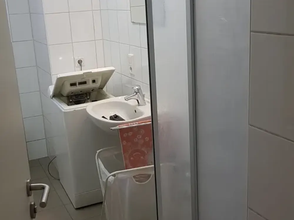 Stilvolle, vollständig möbelierte 2-Zimmer-Wohnung mit Einbauküche in Nürnberg