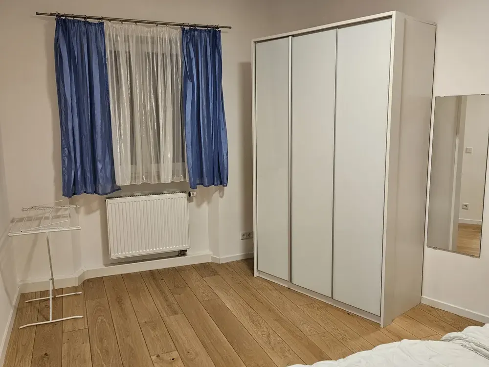 Stilvolle, vollständig möbelierte 2-Zimmer-Wohnung mit Einbauküche in Nürnberg