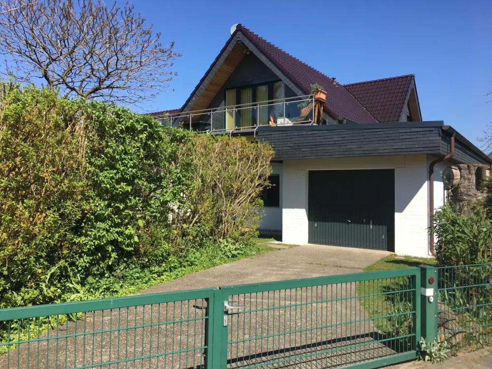 Helle Erdgeschoßwohnung mit großem Garten in Langenfeld-Wiescheid.