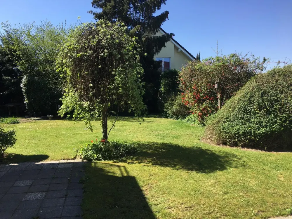 Helle Erdgeschoßwohnung mit großem Garten in Langenfeld-Wiescheid.