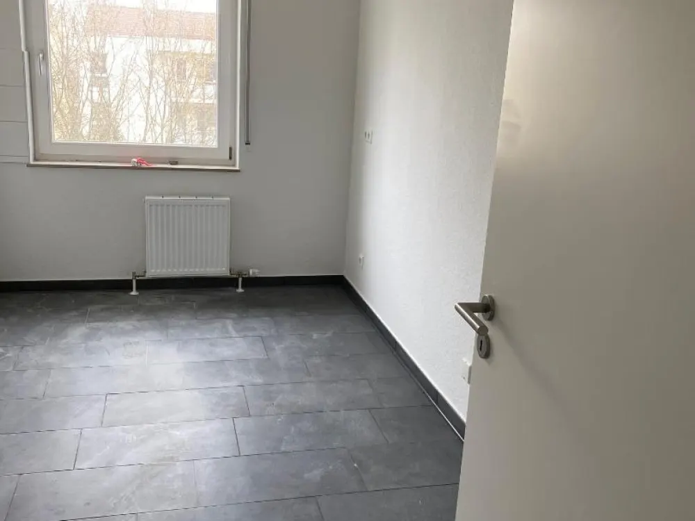 4-Zimmer-Wohnung zum Wohlfühlen auf dem Zollberg mit gemütlichem Balkon!