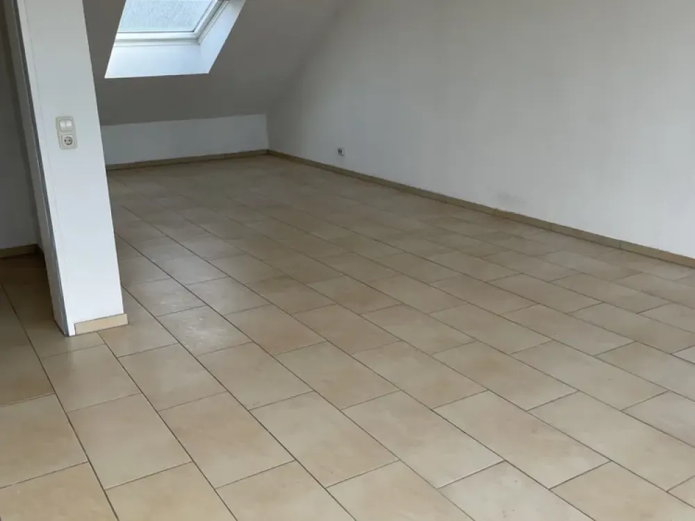 helles Dachgeschoss Appartment im Kölner Süden