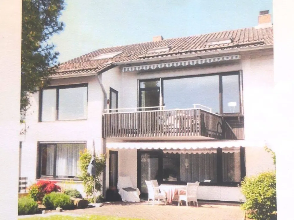 Bright 2-Room Apartment with Two Balconies, Garden Share and Fireplace in Kassel-Jungfernkopf