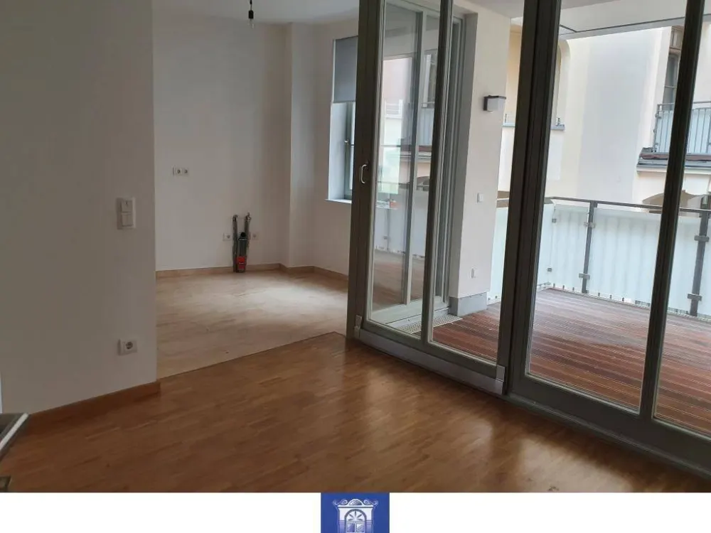 Blick zur Frauenkirche! Verträumte und exklusive Stadtwohnung mit großer Terrasse
