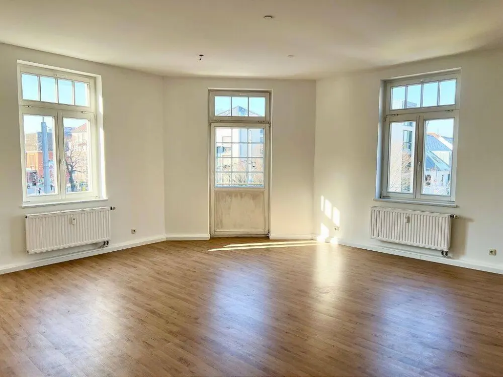 ++ Große 3 Raumwohnung mit 3 Balkonen in der Dresdner Neustadt zu mieten! ++