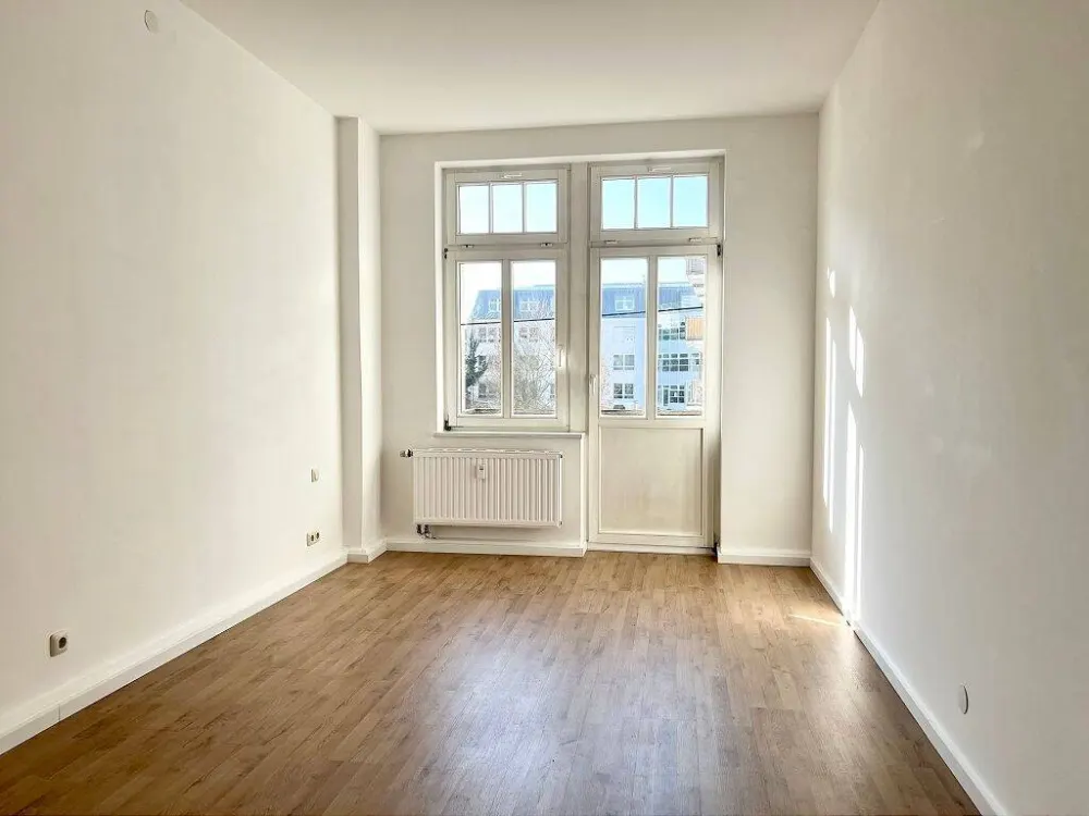 ++ Große 3 Raumwohnung mit 3 Balkonen in der Dresdner Neustadt zu mieten! ++