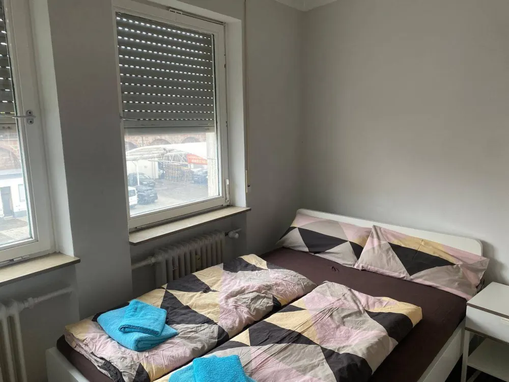 Möblierte 3-Zi.-Wohnung mit 2 SZ am Opernhaus