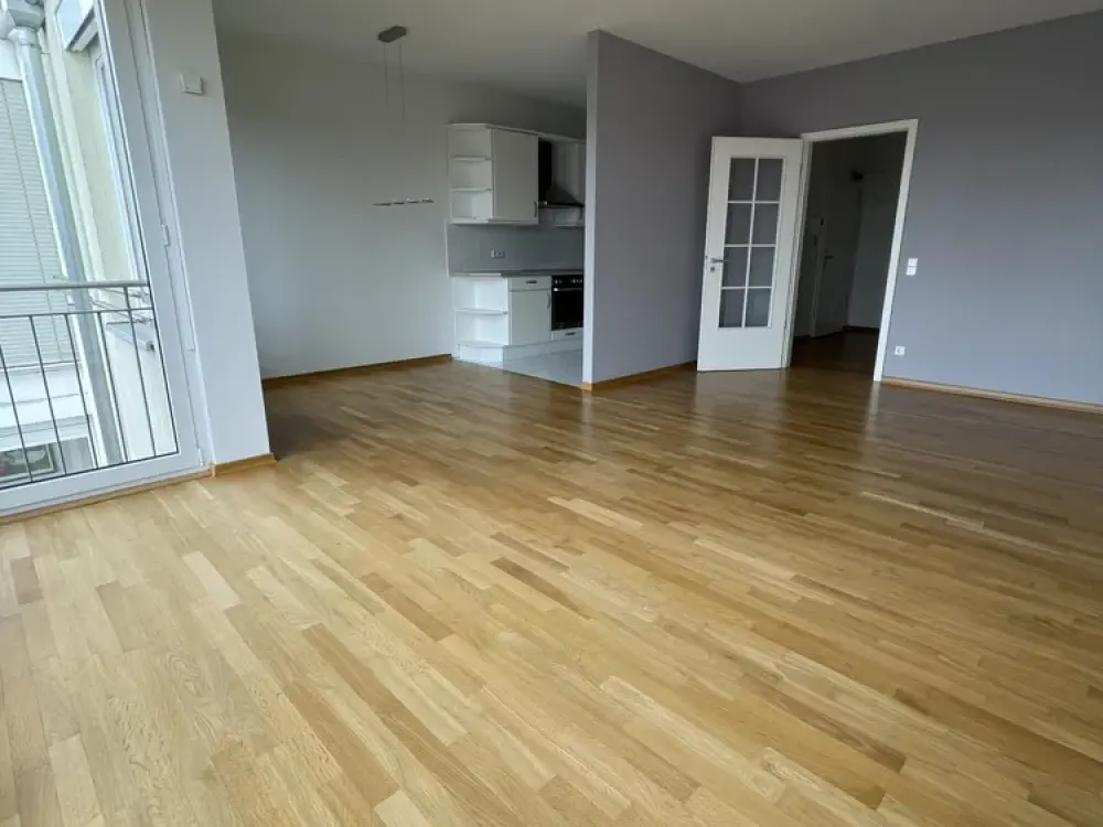 ***teilmöbliertes 2-Zimmer Apartment mit Aufzug, Tiefgaragenplatz und kleinem Balkon***