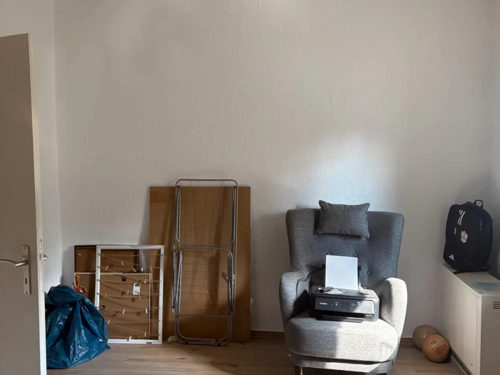 Schöne Wohnung teilweise möbliert