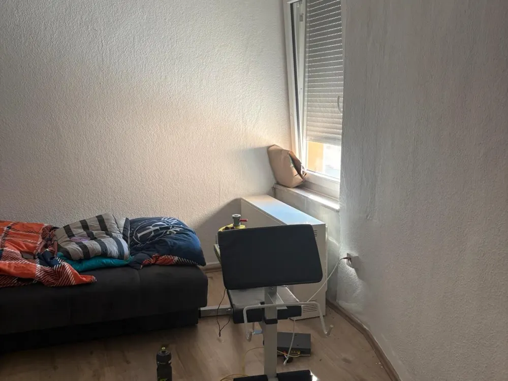 Schöne Wohnung teilweise möbliert