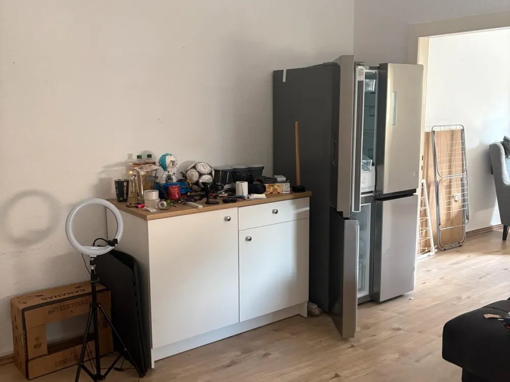 Schöne Wohnung teilweise möbliert