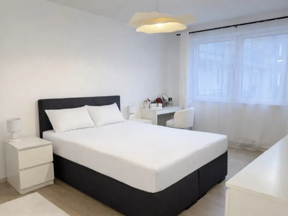 Frisch sanierte und bezugsfreie 2-Zimmer-Wohnung im Zentrum von Bergisch Gladbach