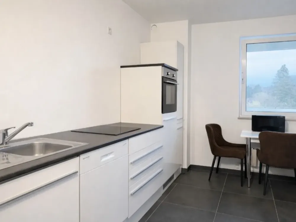 Frisch sanierte und bezugsfreie 2-Zimmer-Wohnung im Zentrum von Bergisch Gladbach