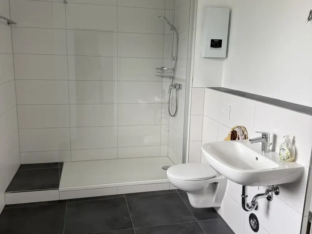 Frisch sanierte und bezugsfreie 2-Zimmer-Wohnung im Zentrum von Bergisch Gladbach