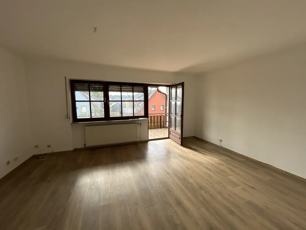 Großzügige 3,5 Zimmer Wohnung mit 2 Balkonen