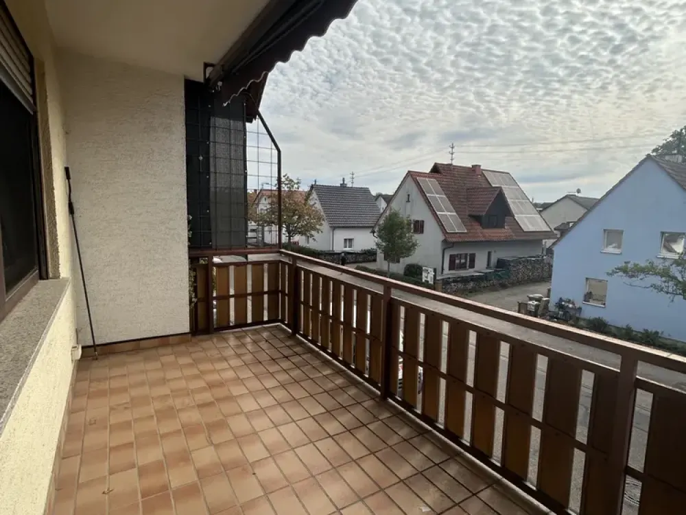 Großzügige 3,5 Zimmer Wohnung mit 2 Balkonen