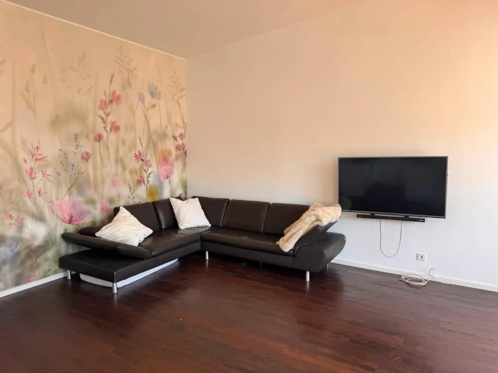 Zwischenmiete bis Ende Nov: 4 Zimmer mit Balkon