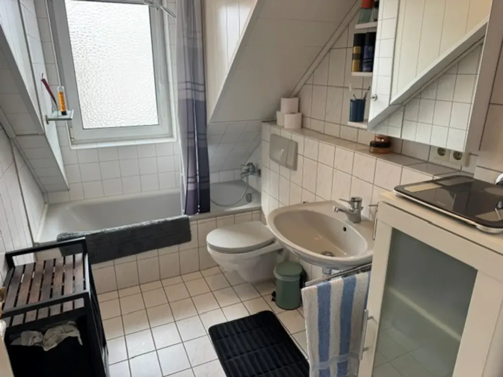 2 Zimmer Dachgeschosswohnung mit Balkon und Stellplatz in Rheinzabern