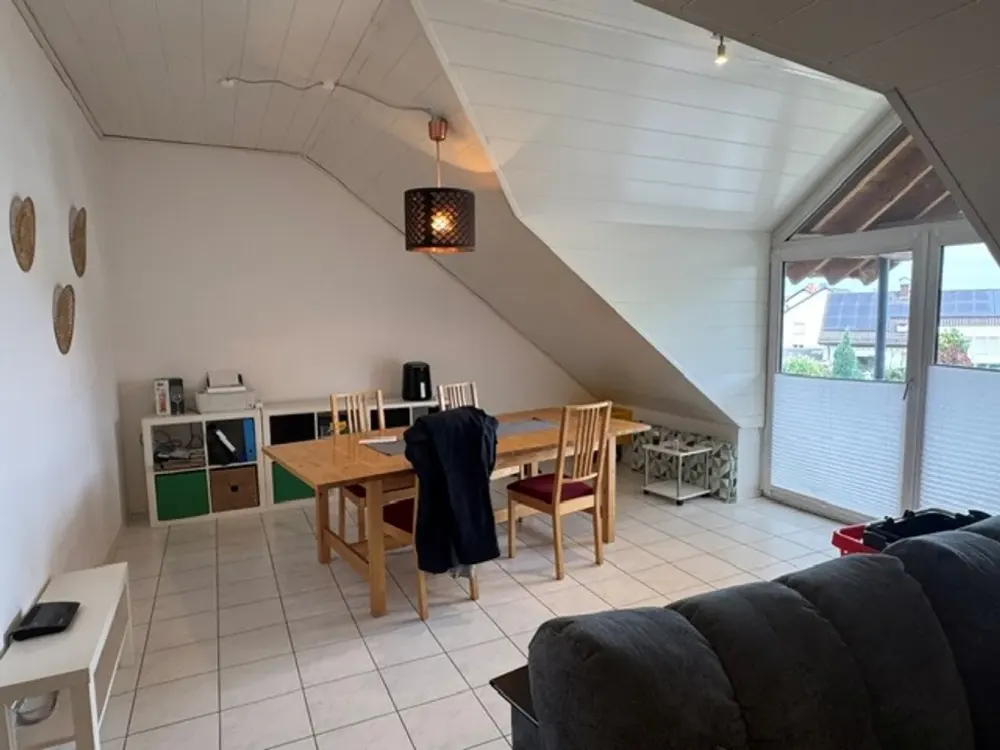 2 Zimmer Dachgeschosswohnung mit Balkon und Stellplatz in Rheinzabern