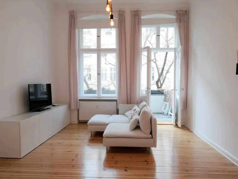 Möblierte 1 Zimmer Wohnung mit Balkon am Kurfürstendamm - frei ab 01. November 2026