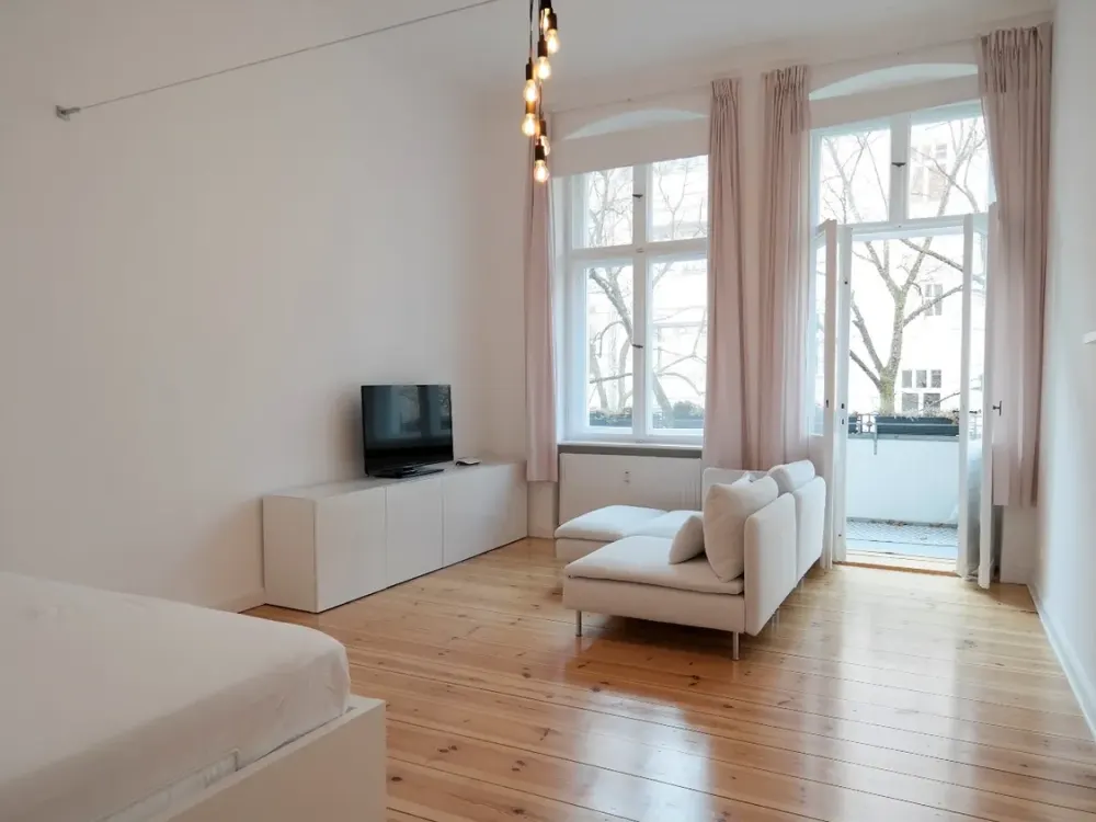 Möblierte 1 Zimmer Wohnung mit Balkon am Kurfürstendamm - frei ab 01. November 2026