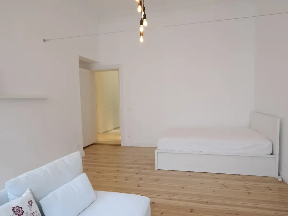 Möblierte 1 Zimmer Wohnung mit Balkon am Kurfürstendamm - frei ab 01. November 2026