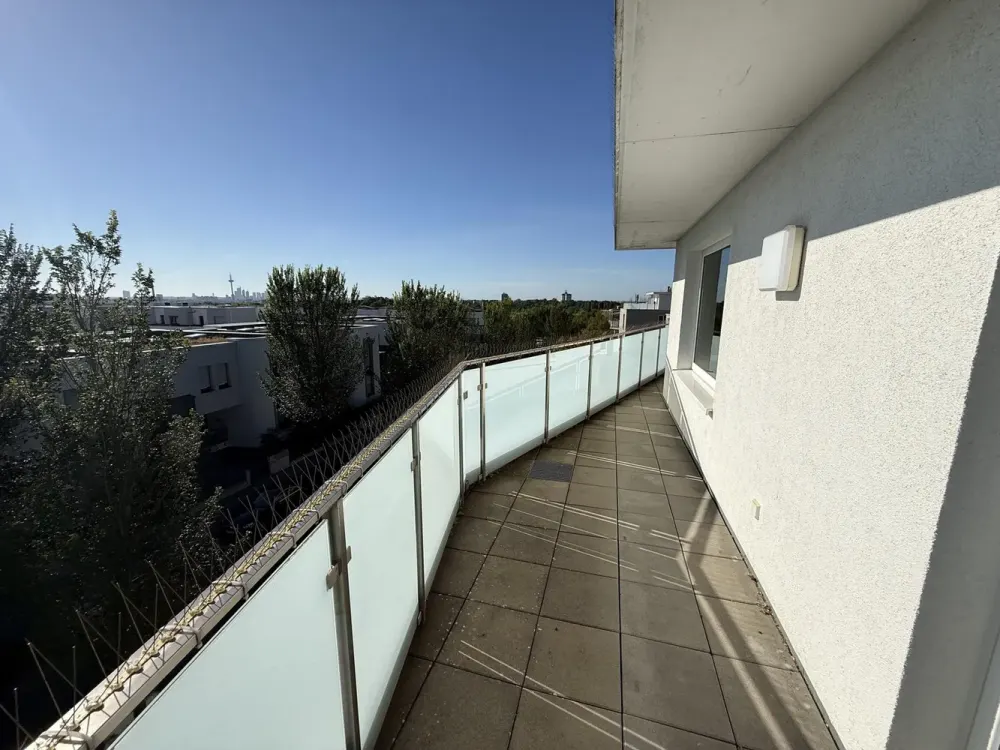 Penthouse am Riedberg mit großer Dachterrasse & Skylineblick - Klimaanlage, EBK & 2 TG-Plätze