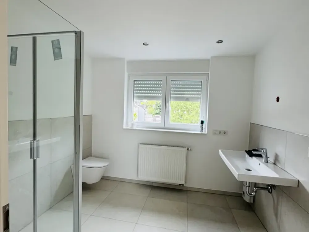 Erstbezug nach hochwertiger Sanierung, Moderne 2-Zimmer-Dachgeschosswohnung