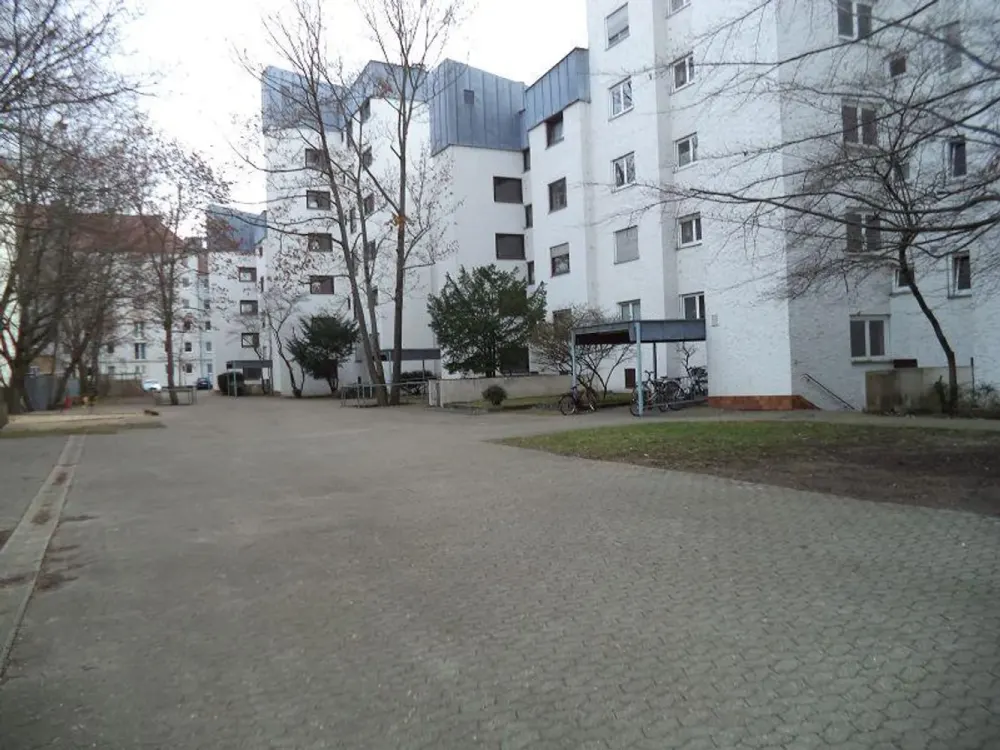Top renovierte 3-Zimmer-Citywohnung in ruhiger Burgnähe