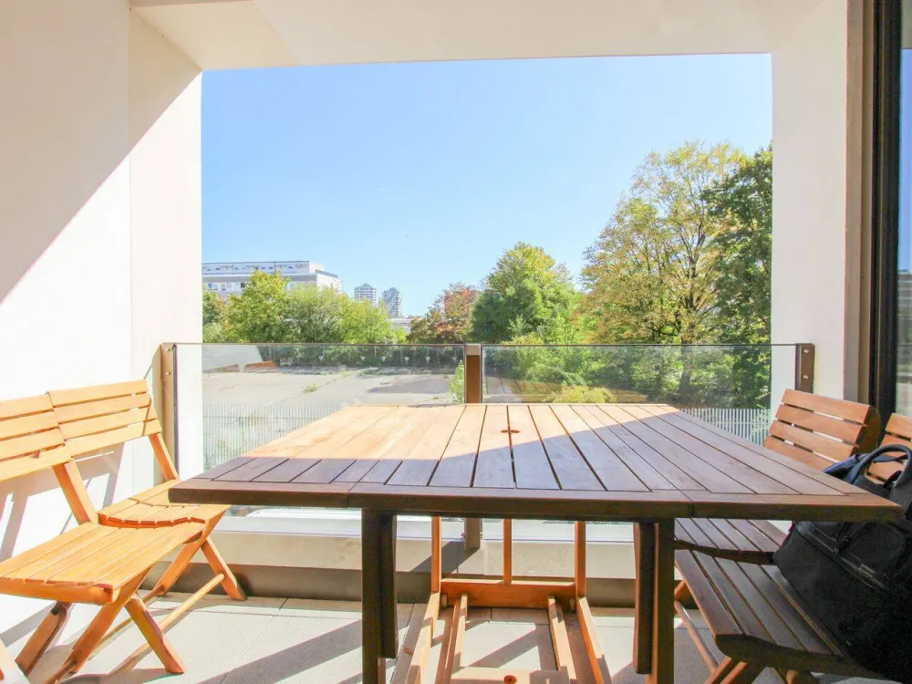 Beautiful 4-Room Family Apartment with Loggia and Balcony