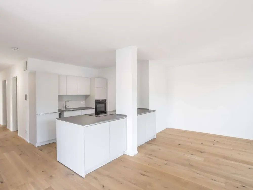 Space for the Whole Family - 4-Room Apartment with Loggia
