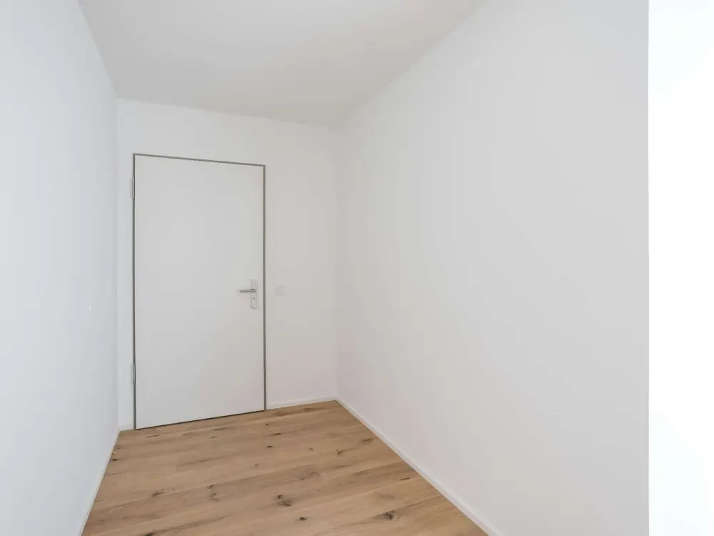 Space for the Whole Family - 4-Room Apartment with Loggia