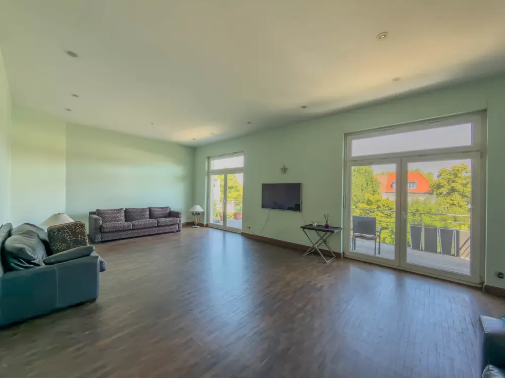 Altbaucharme in der Belle Étage, großzügige 137 m² in Düsseldorf-Benrath