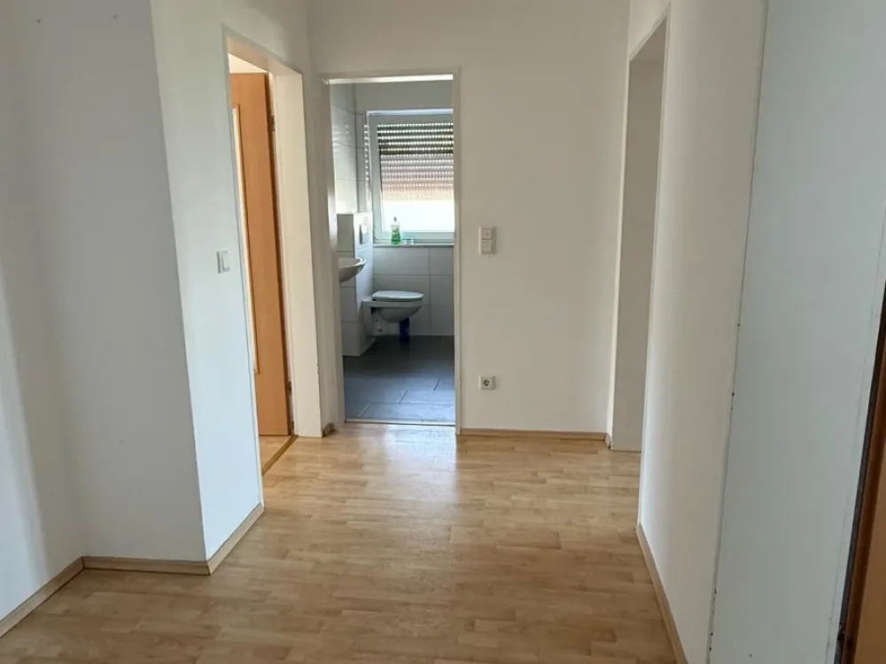 3-Room Apartment with Balcony and Fitted Kitchen, Available Immediately!