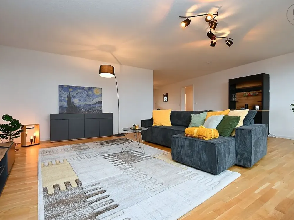 Erstbezug: Modern möblierte Wohnung mit Dachterrasse und TG in Böblingen