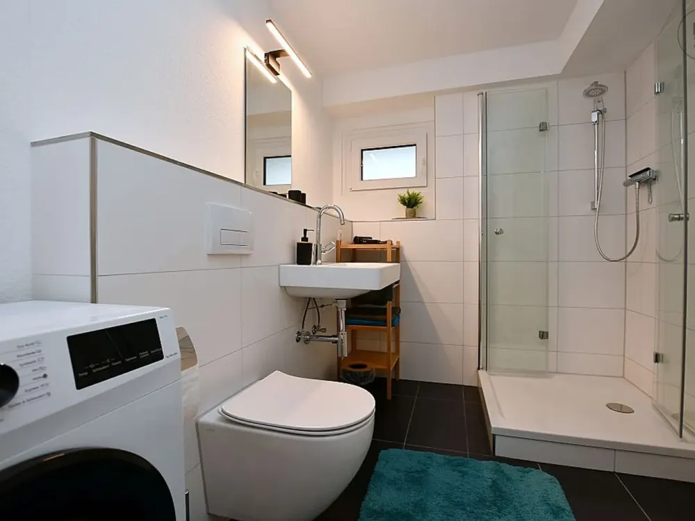 Erstbezug: Modern möblierte Wohnung mit Dachterrasse und TG in Böblingen