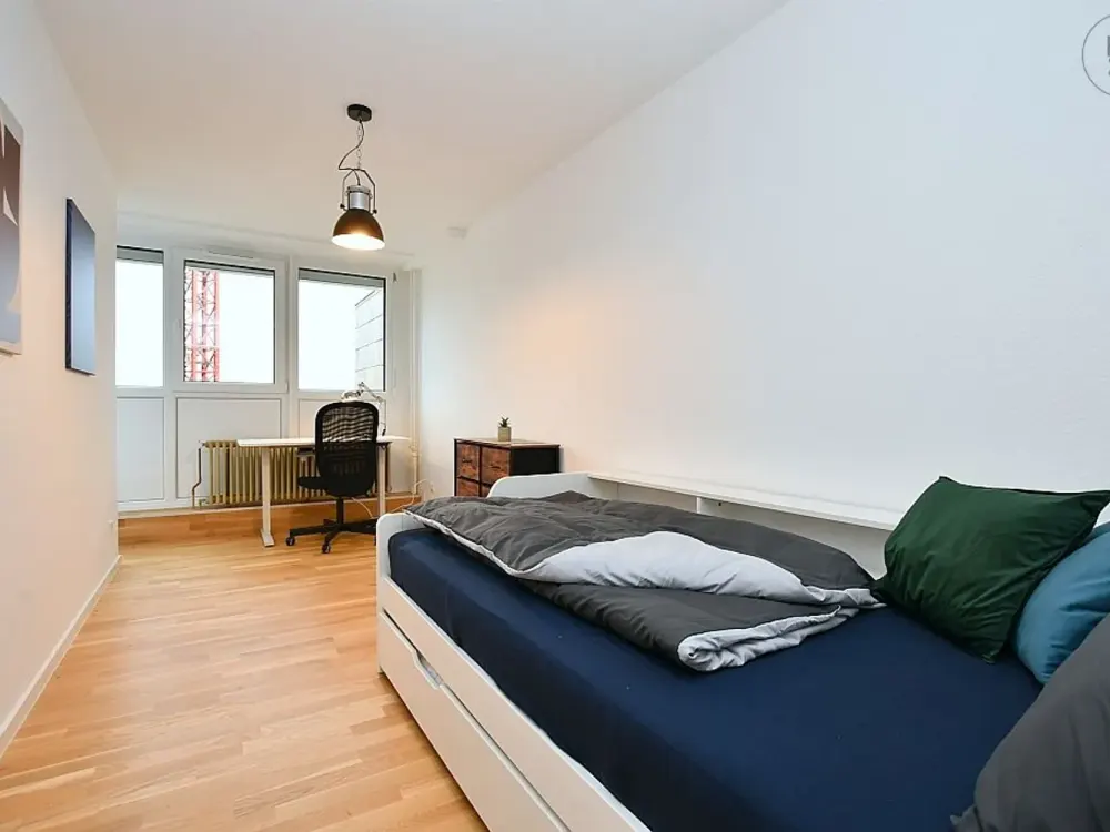 Erstbezug: Modern möblierte Wohnung mit Dachterrasse und TG in Böblingen