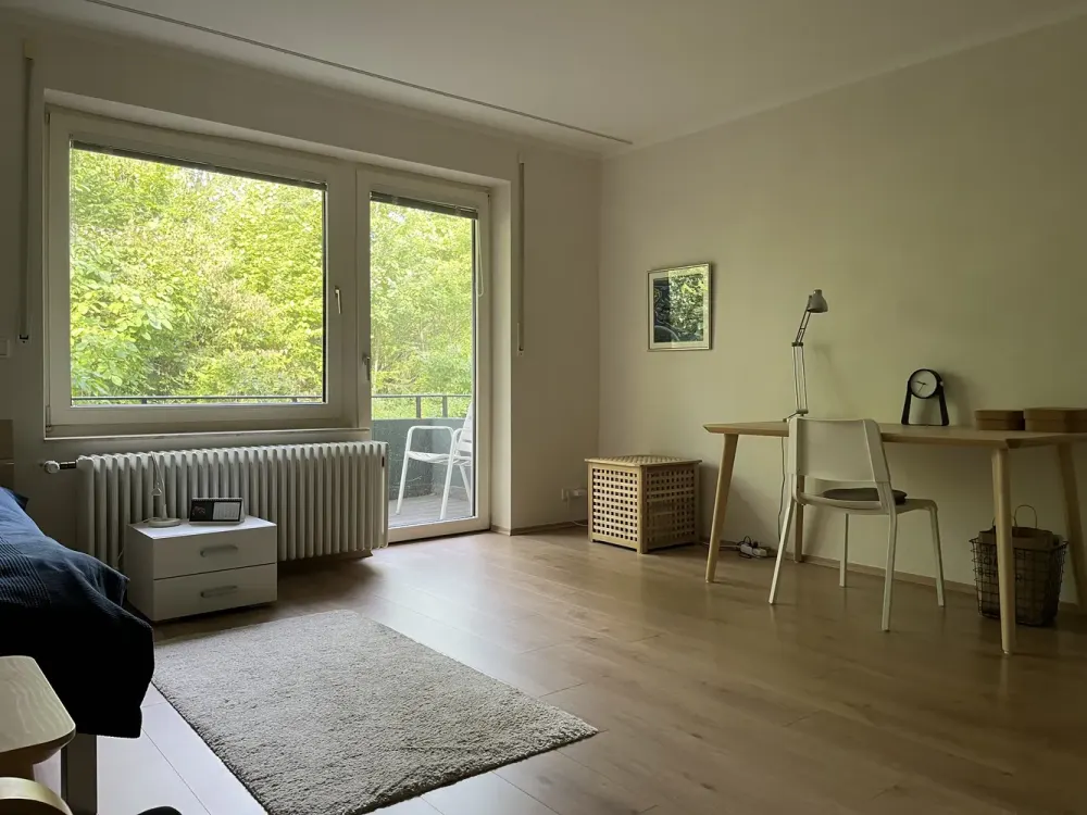 Helle 1-Zimmer-Einliegerwohnung mit Balkon & EBK in ruhiger Bestlage (KS-Wilhelmshöhe)